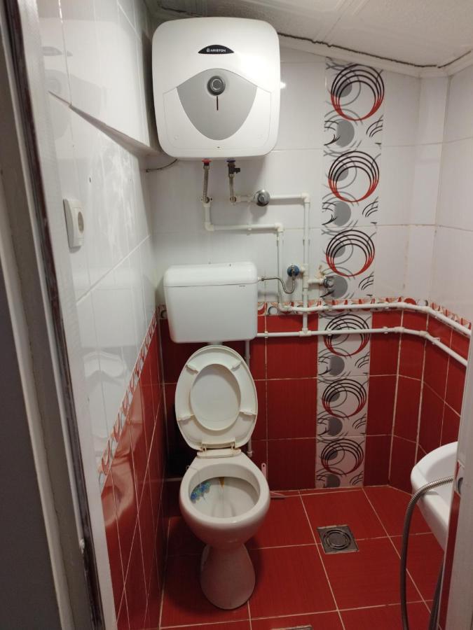 Small Apartment Private Bathroom Strong Wi-Fi Belgrade Exterior photo